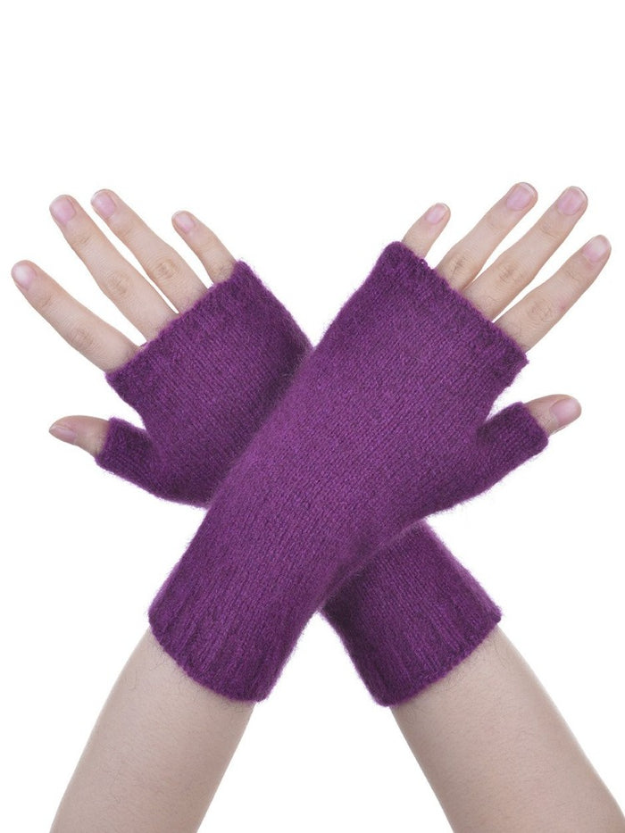 6105 Short Plain Glovelet - These gloves are a classic essential you won't want to leave the house without. Our lightweight glovelets will keep your hands beautifully snug and have the freedom of open fingers so there is no need to remove them when you are out and about!