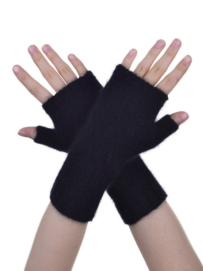 6105 Short Plain Glovelet - These gloves are a classic essential you won't want to leave the house without. Our lightweight glovelets will keep your hands beautifully snug and have the freedom of open fingers so there is no need to remove them when you are out and about!