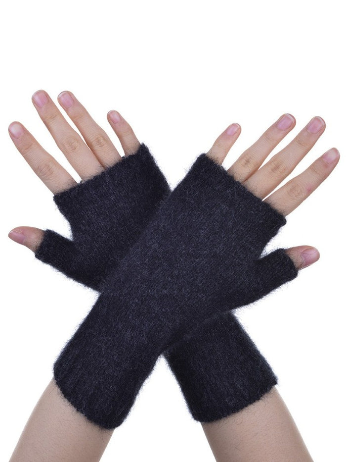 6105 Short Plain Glovelet - These gloves are a classic essential you won't want to leave the house without. Our lightweight glovelets will keep your hands beautifully snug and have the freedom of open fingers so there is no need to remove them when you are out and about!