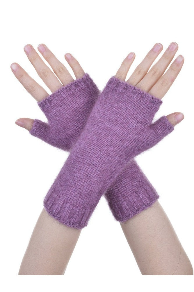 6105 Short Plain Glovelet - These gloves are a classic essential you won't want to leave the house without. Our lightweight glovelets will keep your hands beautifully snug and have the freedom of open fingers so there is no need to remove them when you are out and about!