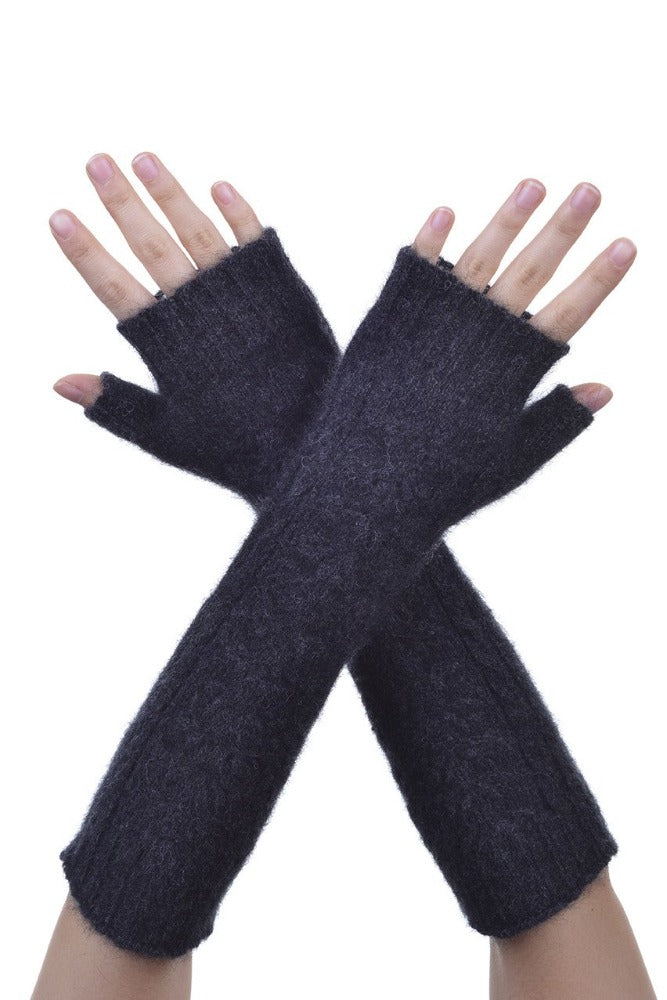 622 Cable Glovelet - Get extra warm and cozy while you set yourself apart with our exclusive cable knit glovelets, crafted from a blend of Possum Merino and Pure Mulberry Silk. These glovelets provide gentle comfort, yet remain durable and practical. Entirely NZ made….your choice comes naturally.