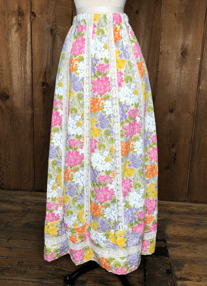 70s Floral & Lace Maxi  Skirt   S