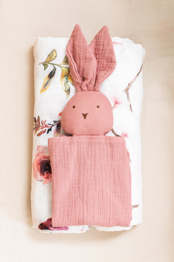 Bloom Set organic newborn essentials with muslin swaddles and bunny comforter