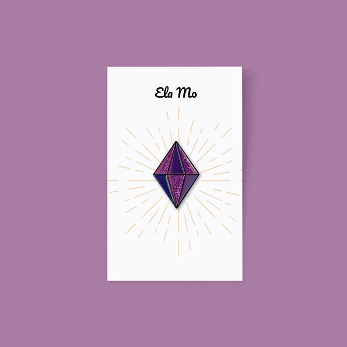 Ela Mo™ Pin für Rucksäcke | Rubin