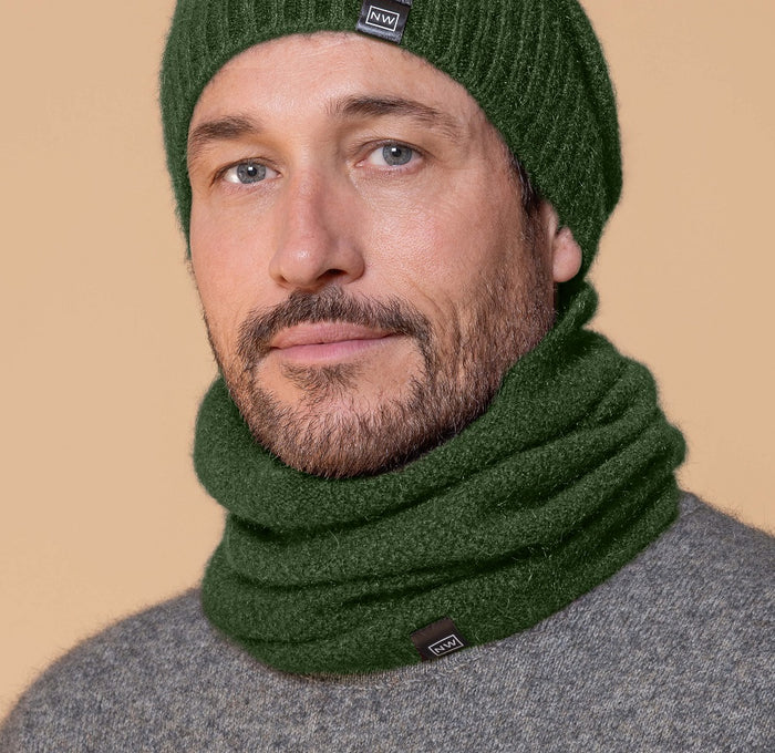 Possum and Merino  NW5053 Moss Neck Warmer - A one-piece neck warmer with moss stitch knit structure.  Composition - 40% Possum Fur, 53% Merino, 7% Silk